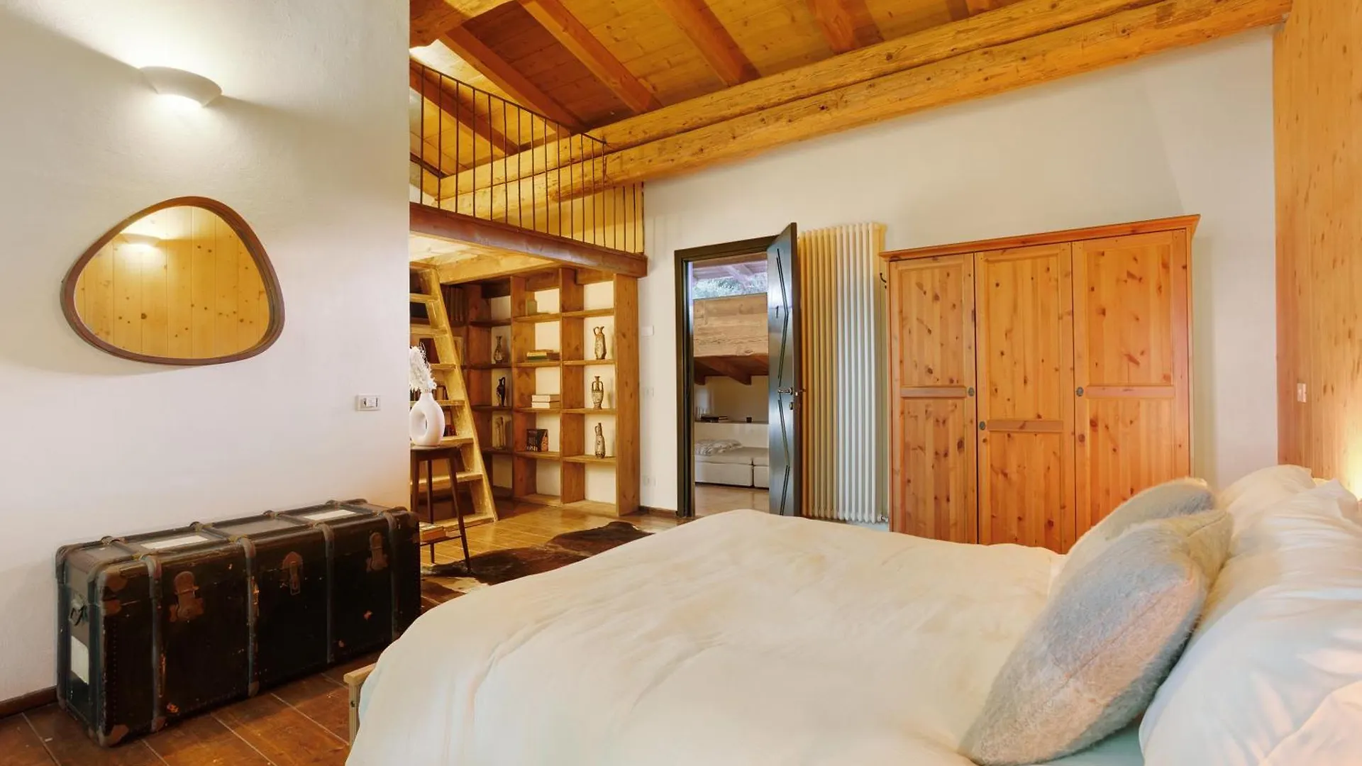 Ca Bossi Retreat Above Lake Como Cernobbio Villa