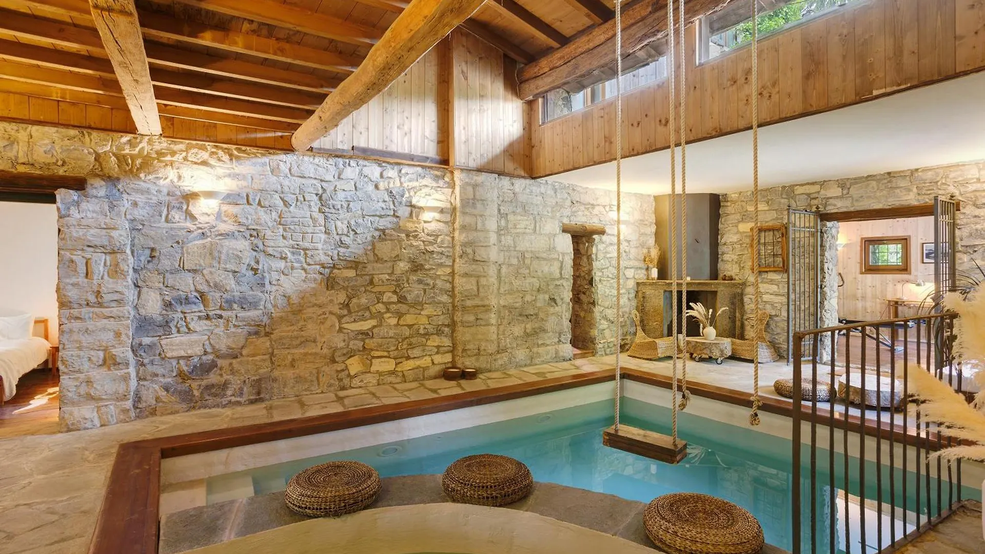 Villa Ca Bossi Retreat Above Lake Como Cernobbio