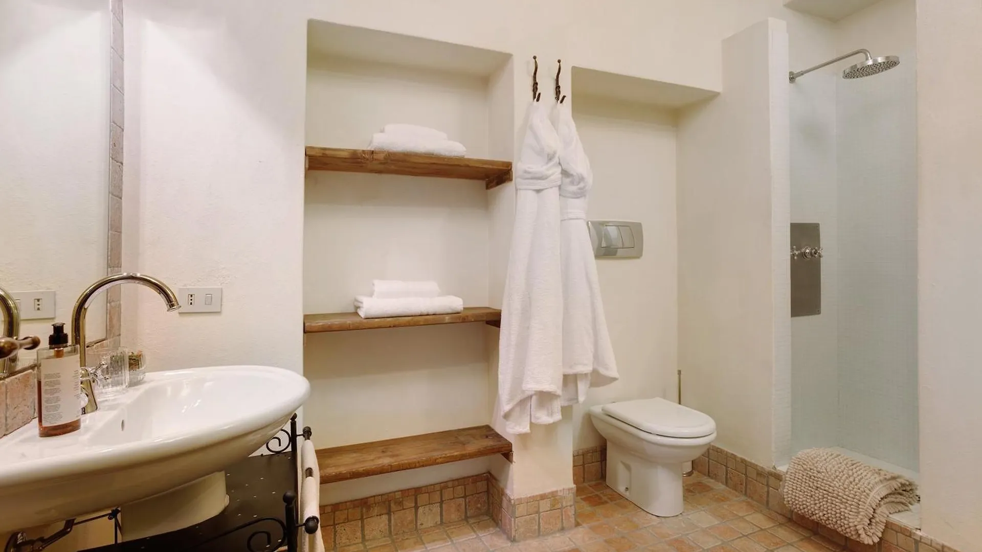 Ca Bossi Retreat Above Lake Como Cernobbio